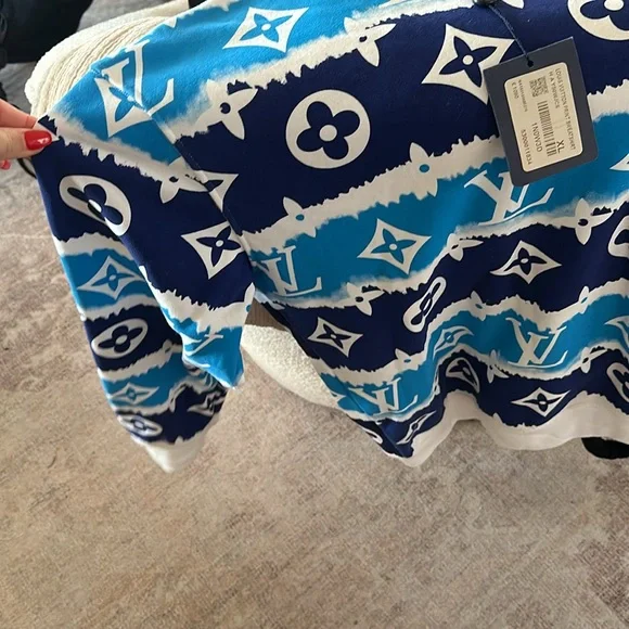 LV sweater